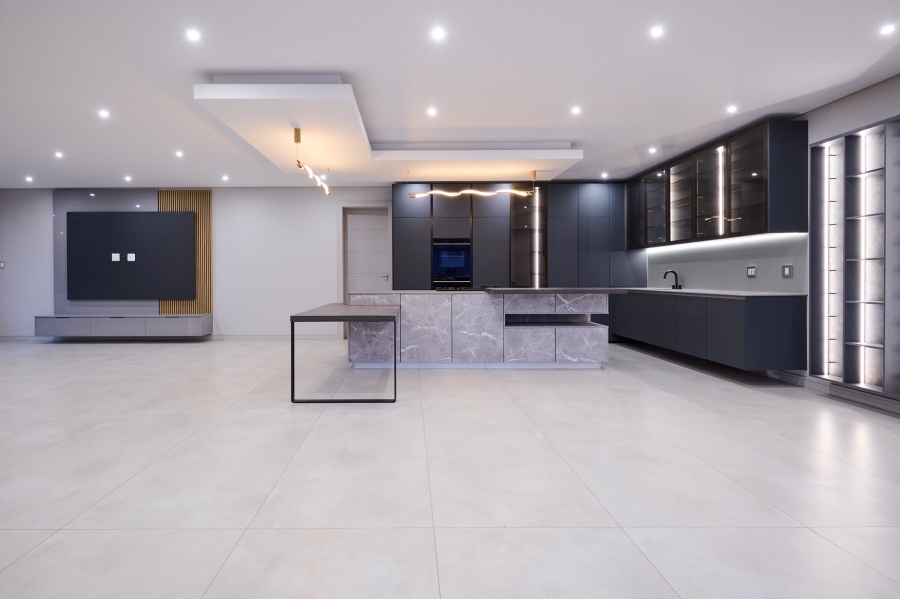 5 Bedroom Property for Sale in Waterfall Country Estate Gauteng