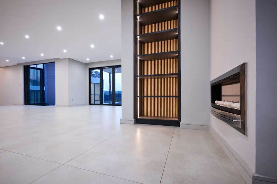 5 Bedroom Property for Sale in Waterfall Country Estate Gauteng