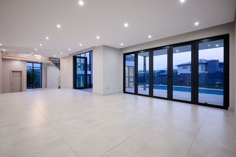 5 Bedroom Property for Sale in Waterfall Country Estate Gauteng