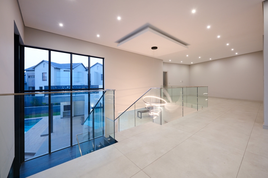 5 Bedroom Property for Sale in Waterfall Country Estate Gauteng