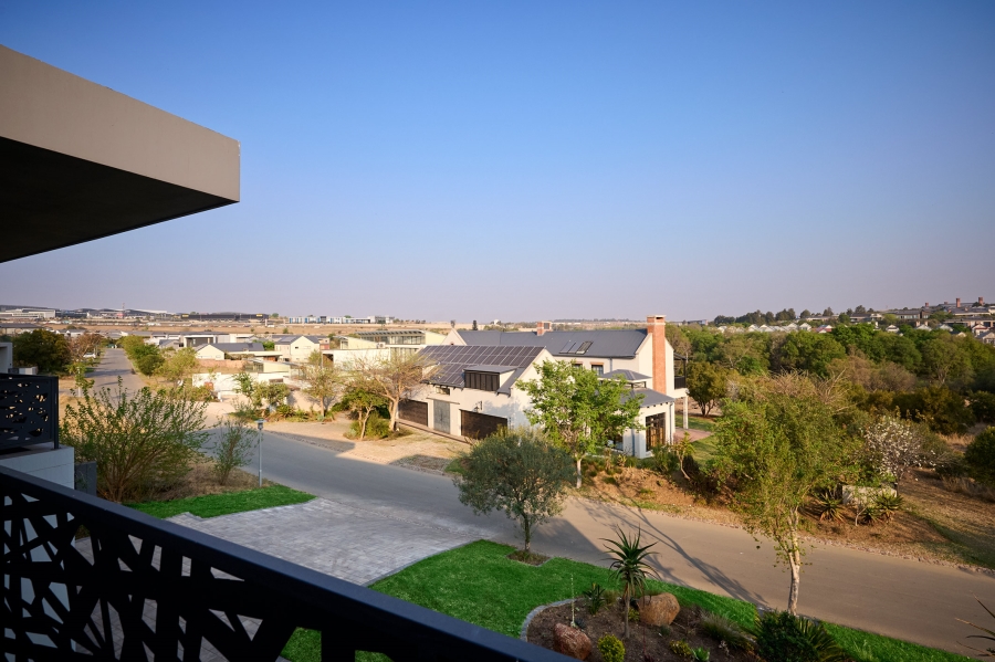 5 Bedroom Property for Sale in Waterfall Country Estate Gauteng
