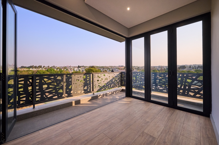 5 Bedroom Property for Sale in Waterfall Country Estate Gauteng