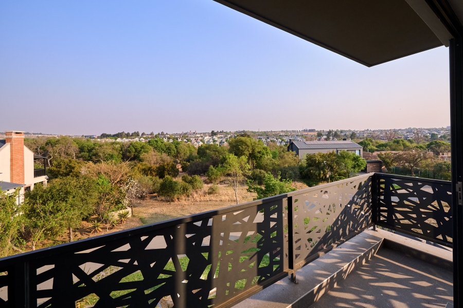 5 Bedroom Property for Sale in Waterfall Country Estate Gauteng