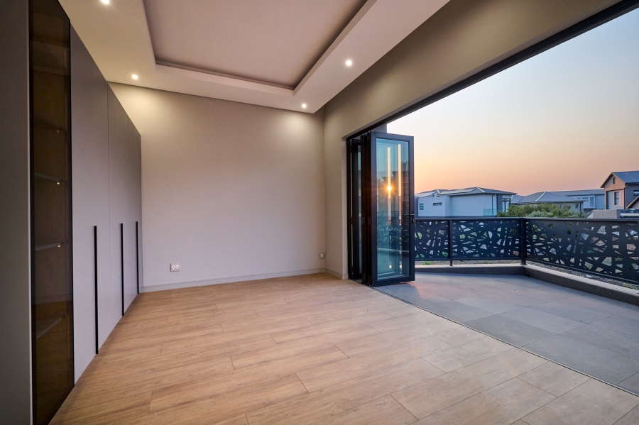 5 Bedroom Property for Sale in Waterfall Country Estate Gauteng
