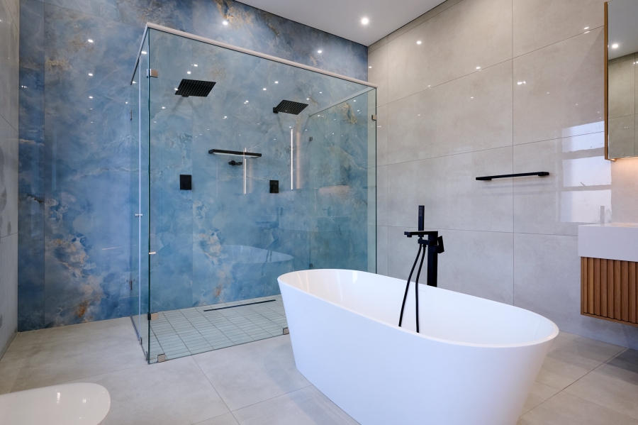 5 Bedroom Property for Sale in Waterfall Country Estate Gauteng