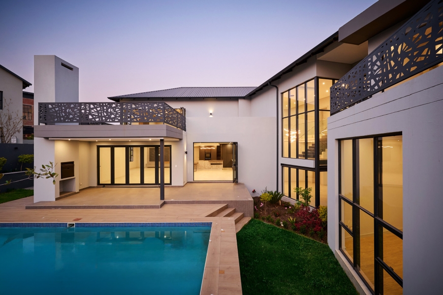 5 Bedroom Property for Sale in Waterfall Country Estate Gauteng