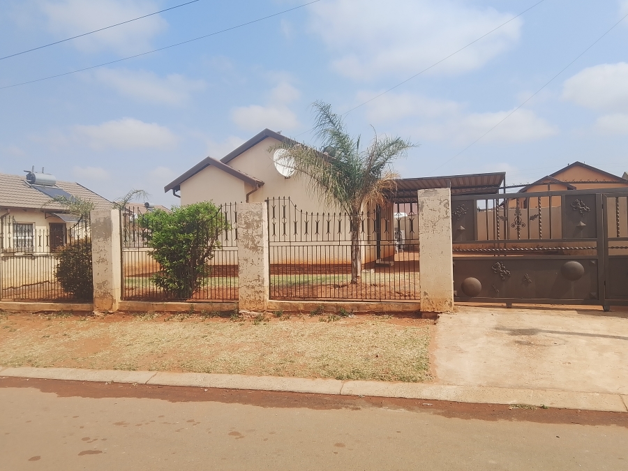 2 Bedroom Property for Sale in Bram Fischerville Gauteng