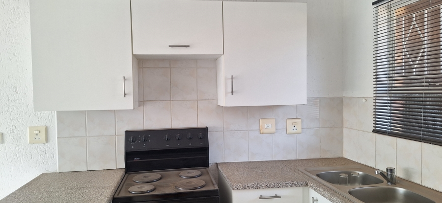 2 Bedroom Property for Sale in Buccleuch Gauteng