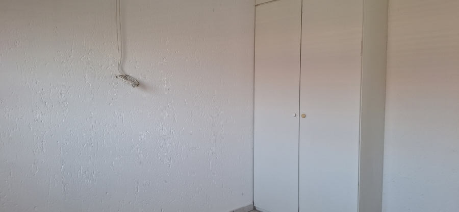 2 Bedroom Property for Sale in Buccleuch Gauteng