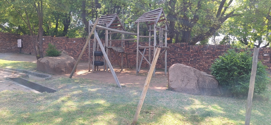 2 Bedroom Property for Sale in Buccleuch Gauteng