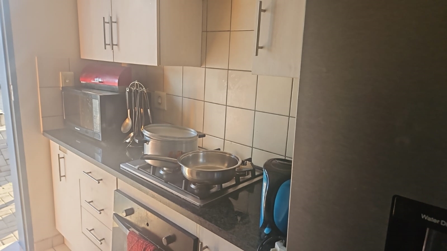 1 Bedroom Property for Sale in Noordwyk Gauteng