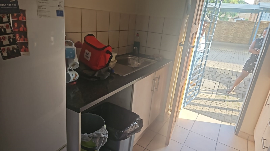 1 Bedroom Property for Sale in Noordwyk Gauteng