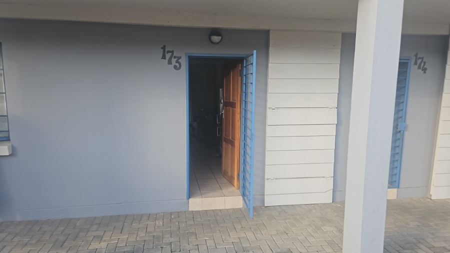1 Bedroom Property for Sale in Noordwyk Gauteng