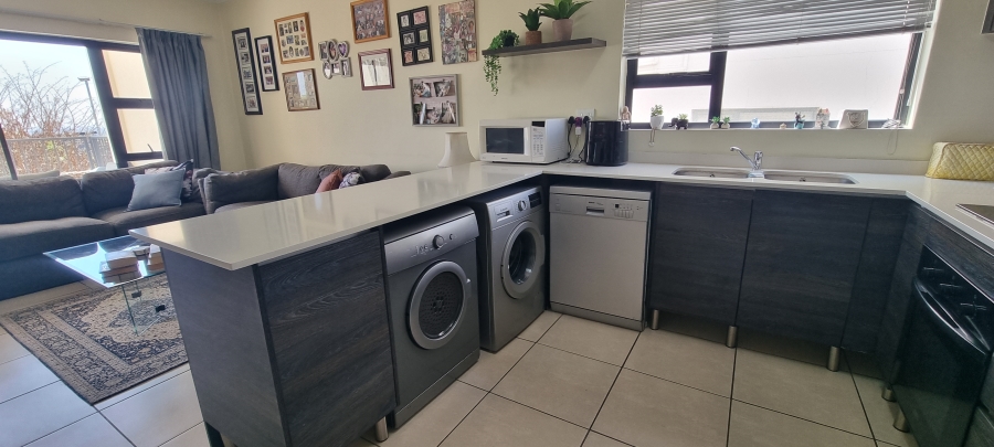 2 Bedroom Property for Sale in Greenstone Crest Gauteng