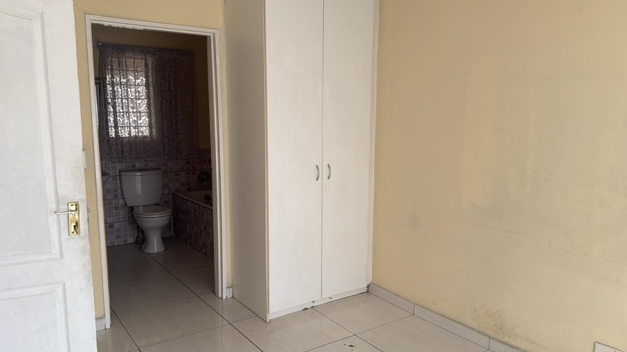 1 Bedroom Property for Sale in Esther Park Gauteng