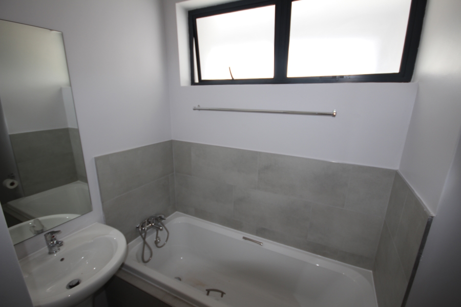 1 Bedroom Property for Sale in Lyttelton Manor Gauteng