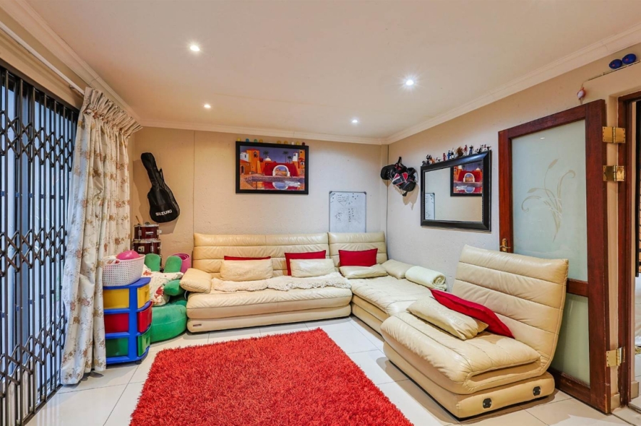 3 Bedroom Property for Sale in Equestria Gauteng