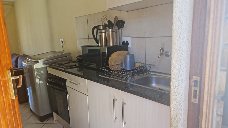 2 Bedroom Property for Sale in Olievenhoutbosch Gauteng