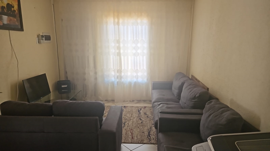 2 Bedroom Property for Sale in Olievenhoutbosch Gauteng