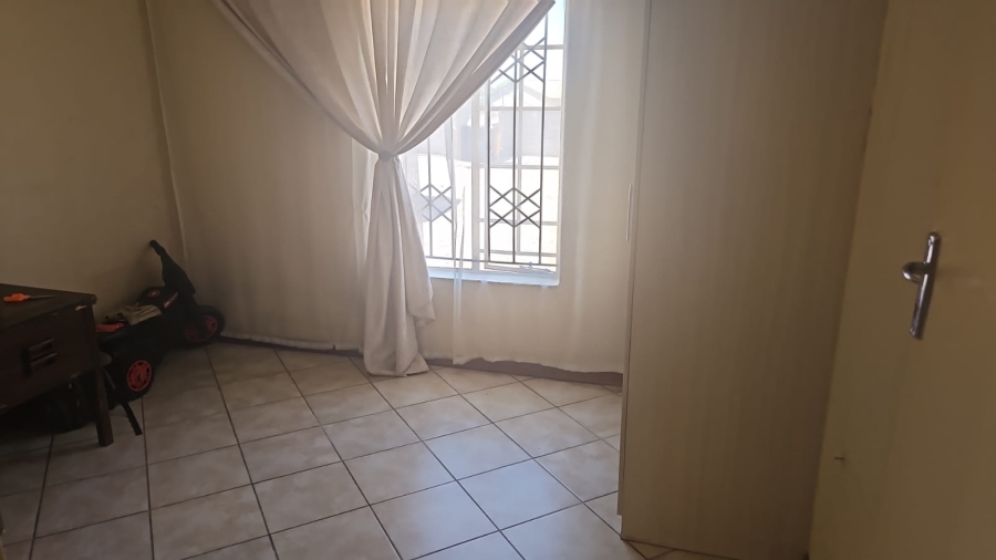 2 Bedroom Property for Sale in Olievenhoutbosch Gauteng