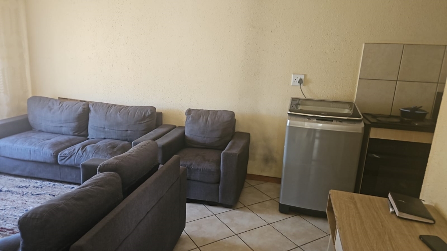 2 Bedroom Property for Sale in Olievenhoutbosch Gauteng