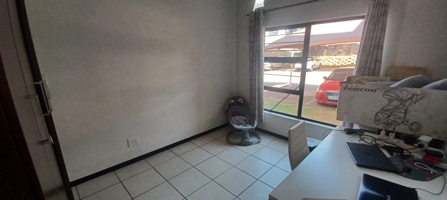 3 Bedroom Property for Sale in Greenstone Gate Gauteng