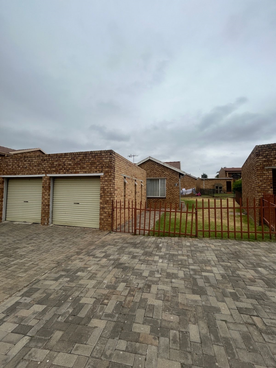 2 Bedroom Property for Sale in Terenure Gauteng