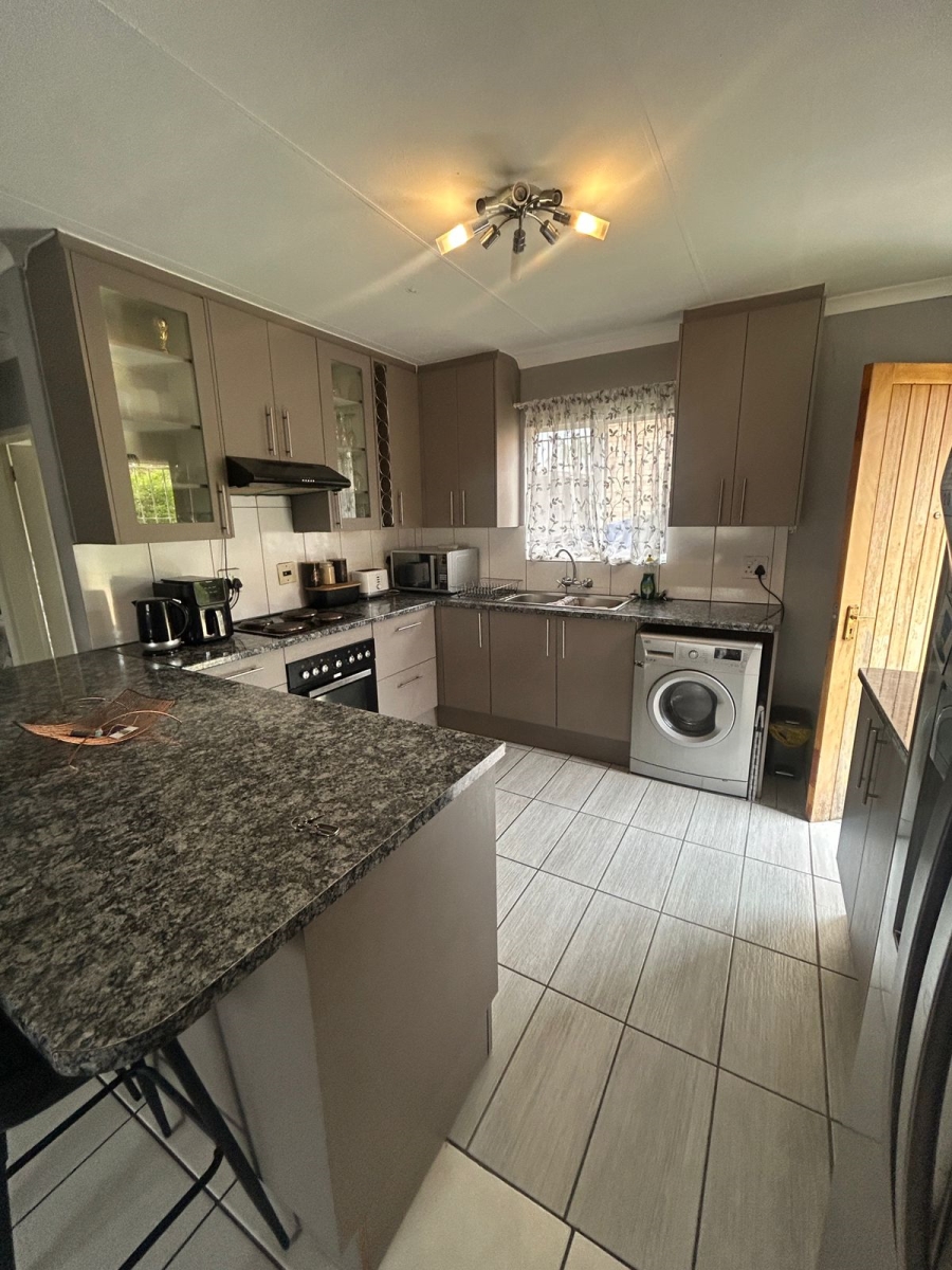 2 Bedroom Property for Sale in Terenure Gauteng