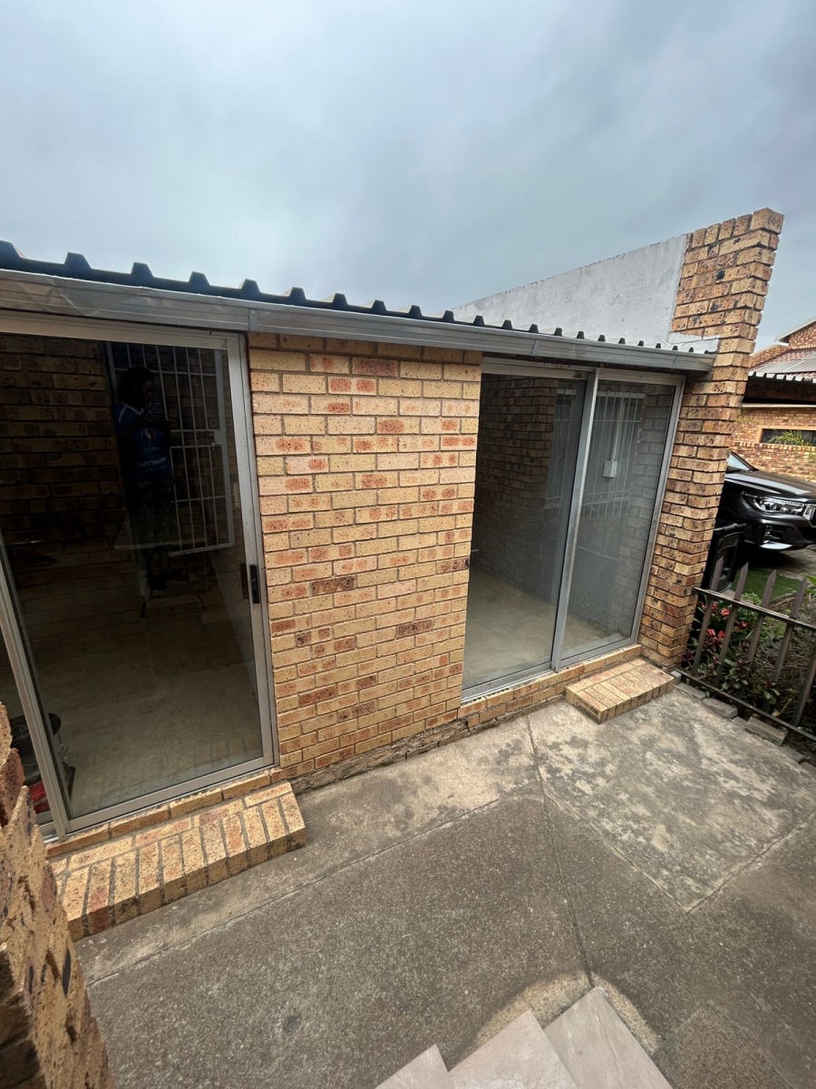 2 Bedroom Property for Sale in Terenure Gauteng