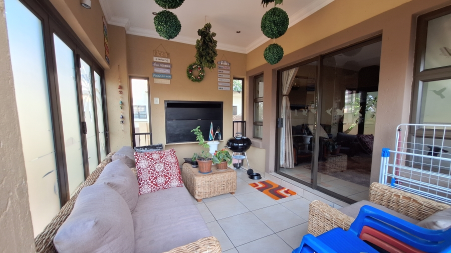 4 Bedroom Property for Sale in Thatchfield Estate Gauteng