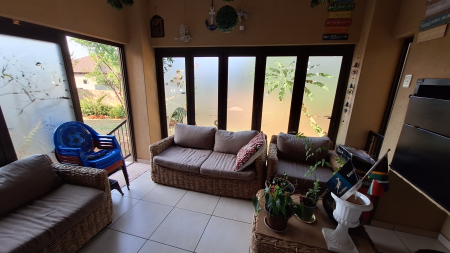 4 Bedroom Property for Sale in Thatchfield Estate Gauteng