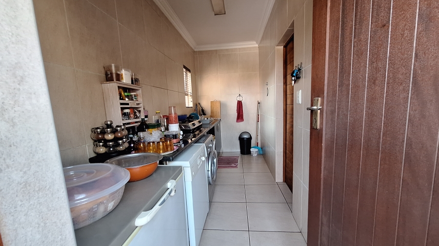 4 Bedroom Property for Sale in Thatchfield Estate Gauteng