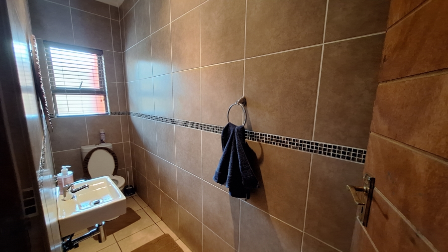 4 Bedroom Property for Sale in Thatchfield Estate Gauteng