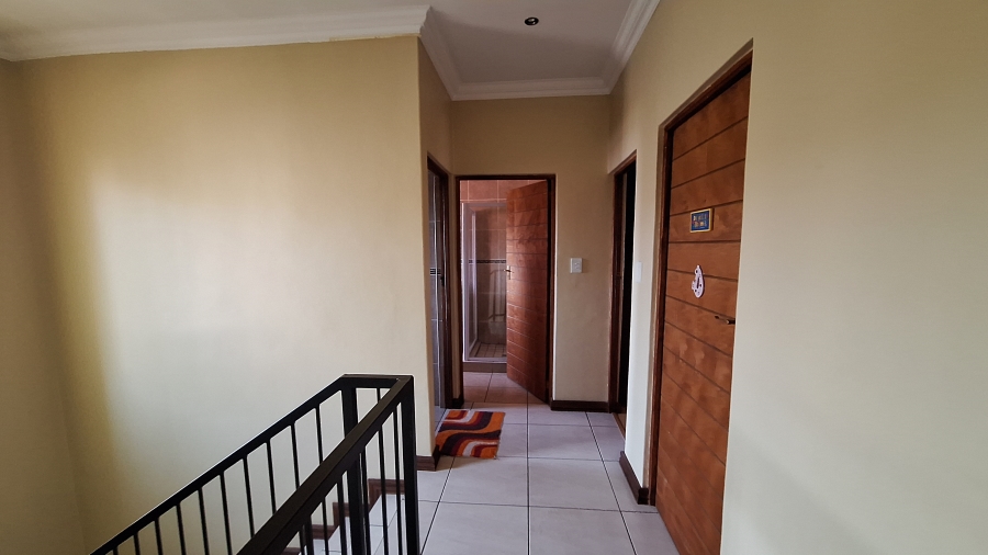 4 Bedroom Property for Sale in Thatchfield Estate Gauteng