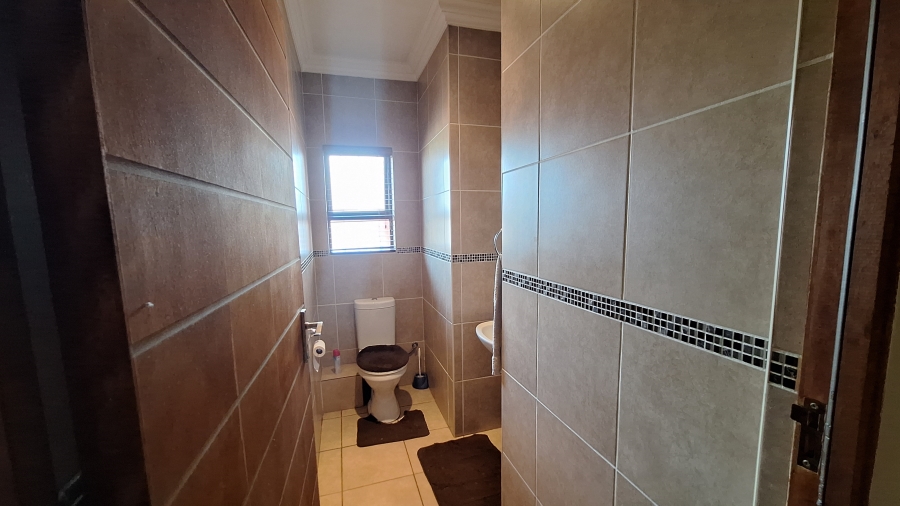 4 Bedroom Property for Sale in Thatchfield Estate Gauteng