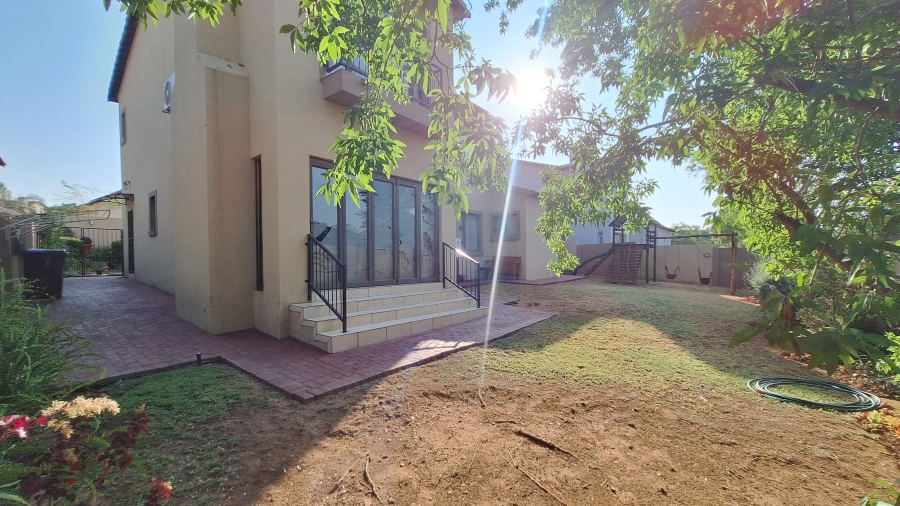 4 Bedroom Property for Sale in Thatchfield Estate Gauteng