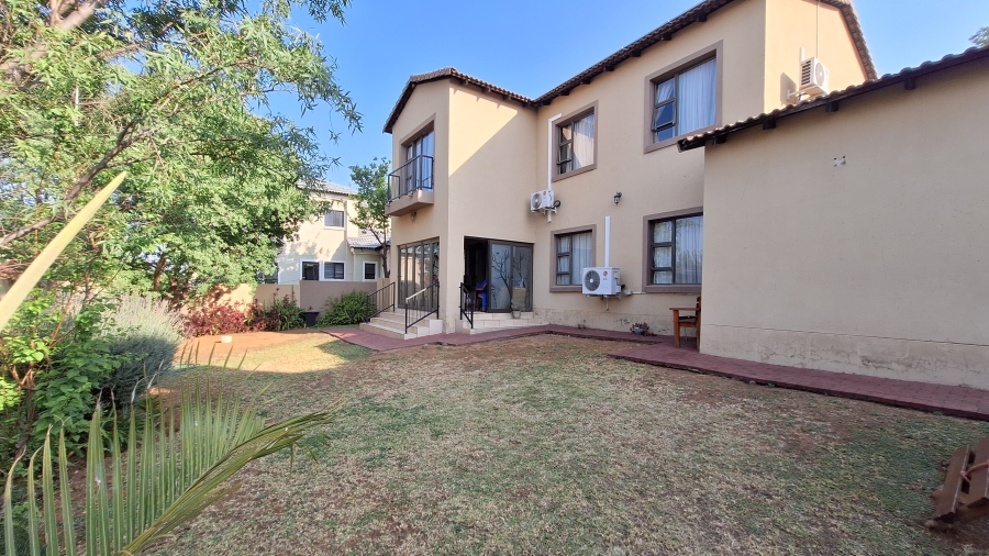 4 Bedroom Property for Sale in Thatchfield Estate Gauteng