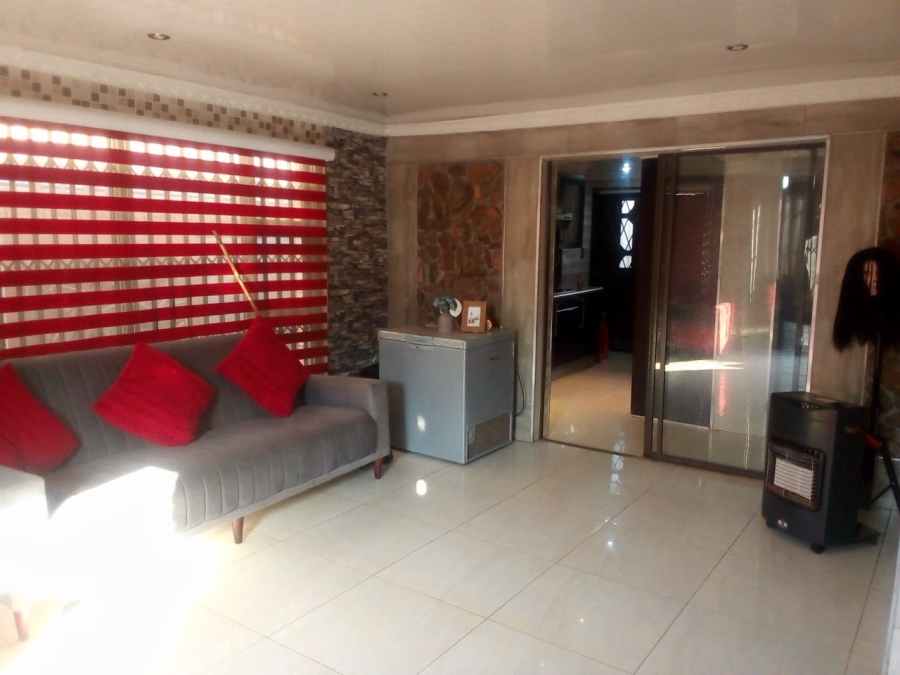 2 Bedroom Property for Sale in Tokoza Gauteng