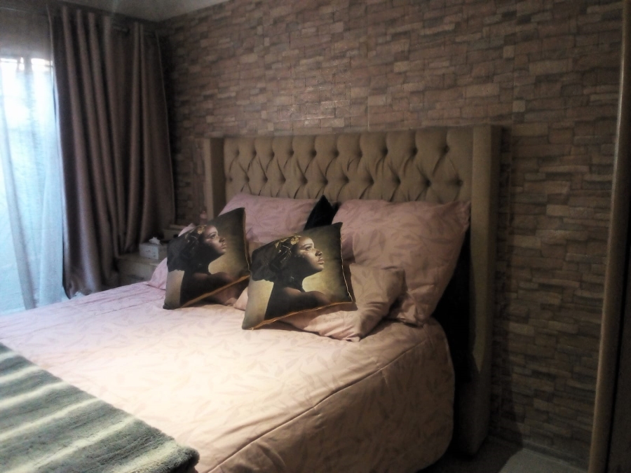 2 Bedroom Property for Sale in Tokoza Gauteng