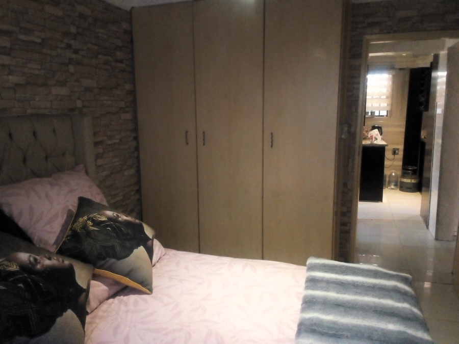 2 Bedroom Property for Sale in Tokoza Gauteng