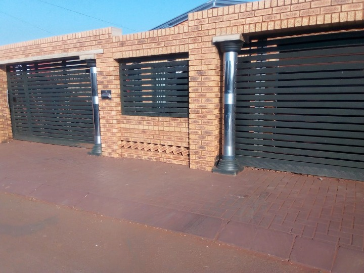 2 Bedroom Property for Sale in Tokoza Gauteng