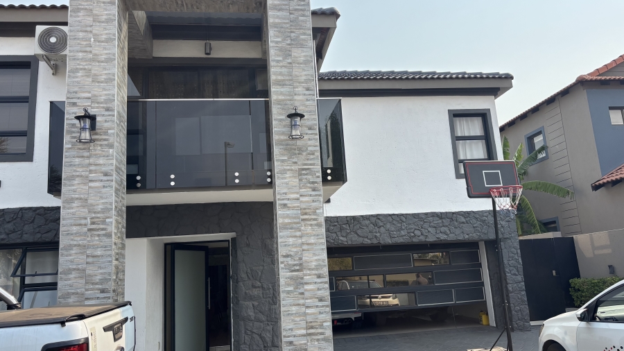 To Let 5 Bedroom Property for Rent in Silver Lakes Golf Estate Gauteng