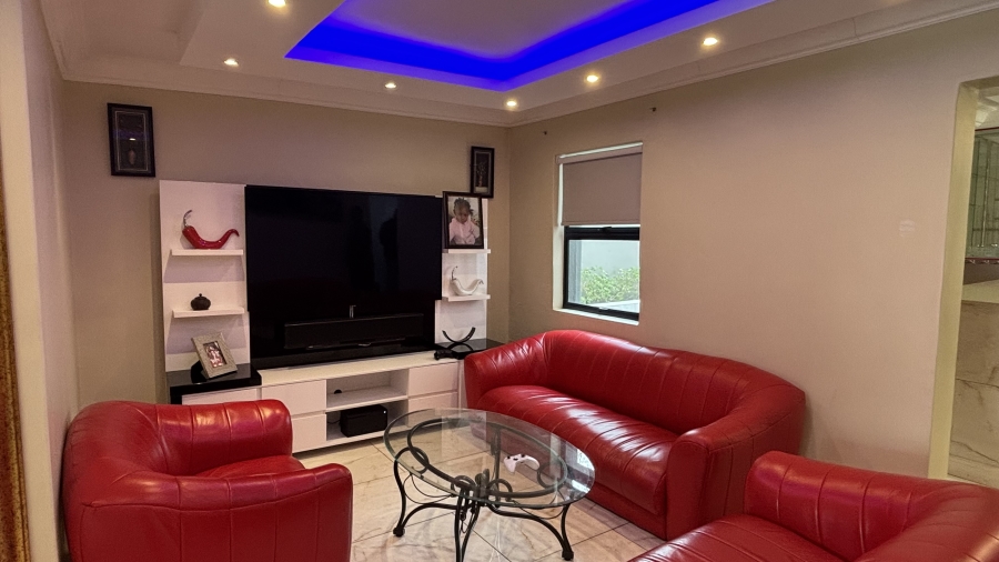 To Let 5 Bedroom Property for Rent in Silver Lakes Golf Estate Gauteng