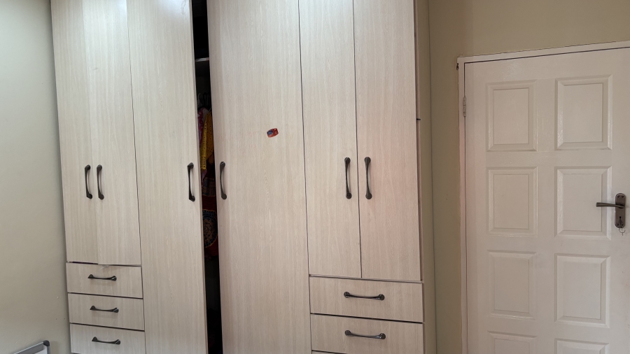To Let 5 Bedroom Property for Rent in Silver Lakes Golf Estate Gauteng
