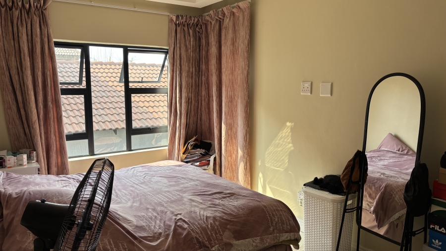 To Let 5 Bedroom Property for Rent in Silver Lakes Golf Estate Gauteng