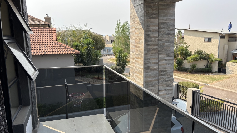 To Let 5 Bedroom Property for Rent in Silver Lakes Golf Estate Gauteng