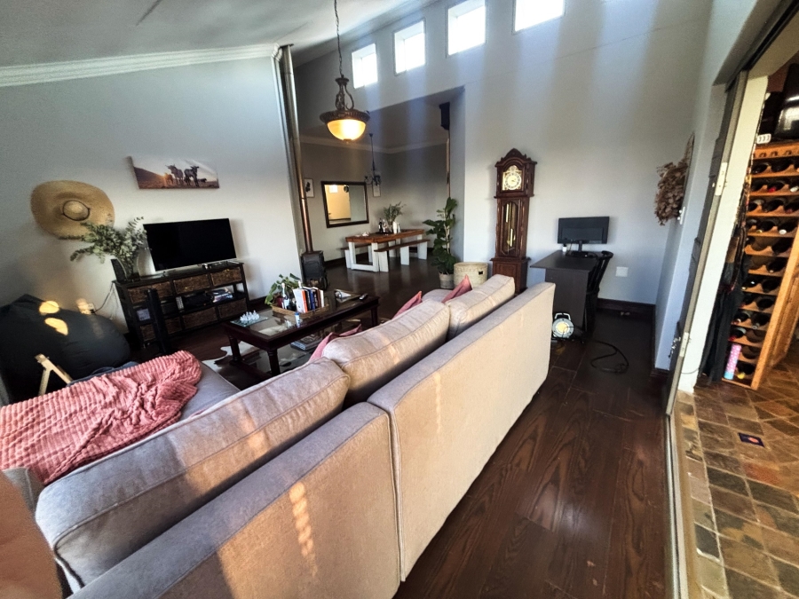 3 Bedroom Property for Sale in La Montagne Gauteng