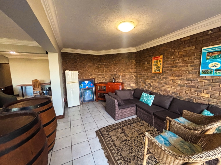 3 Bedroom Property for Sale in La Montagne Gauteng