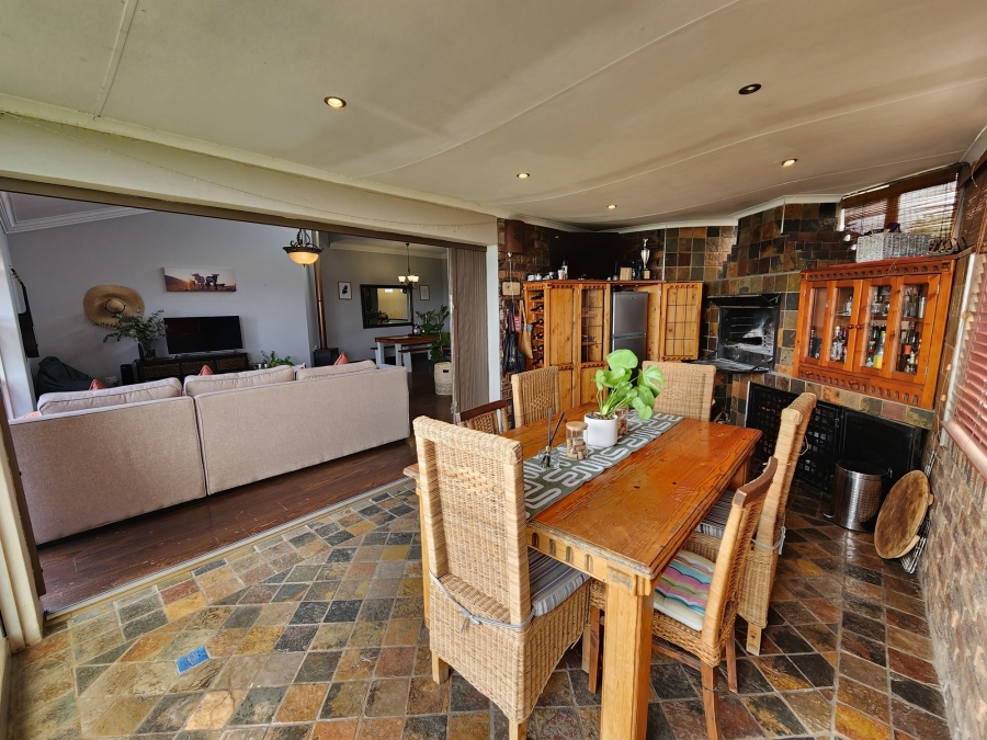 3 Bedroom Property for Sale in La Montagne Gauteng