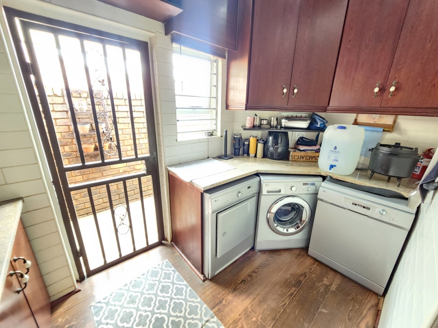 3 Bedroom Property for Sale in La Montagne Gauteng